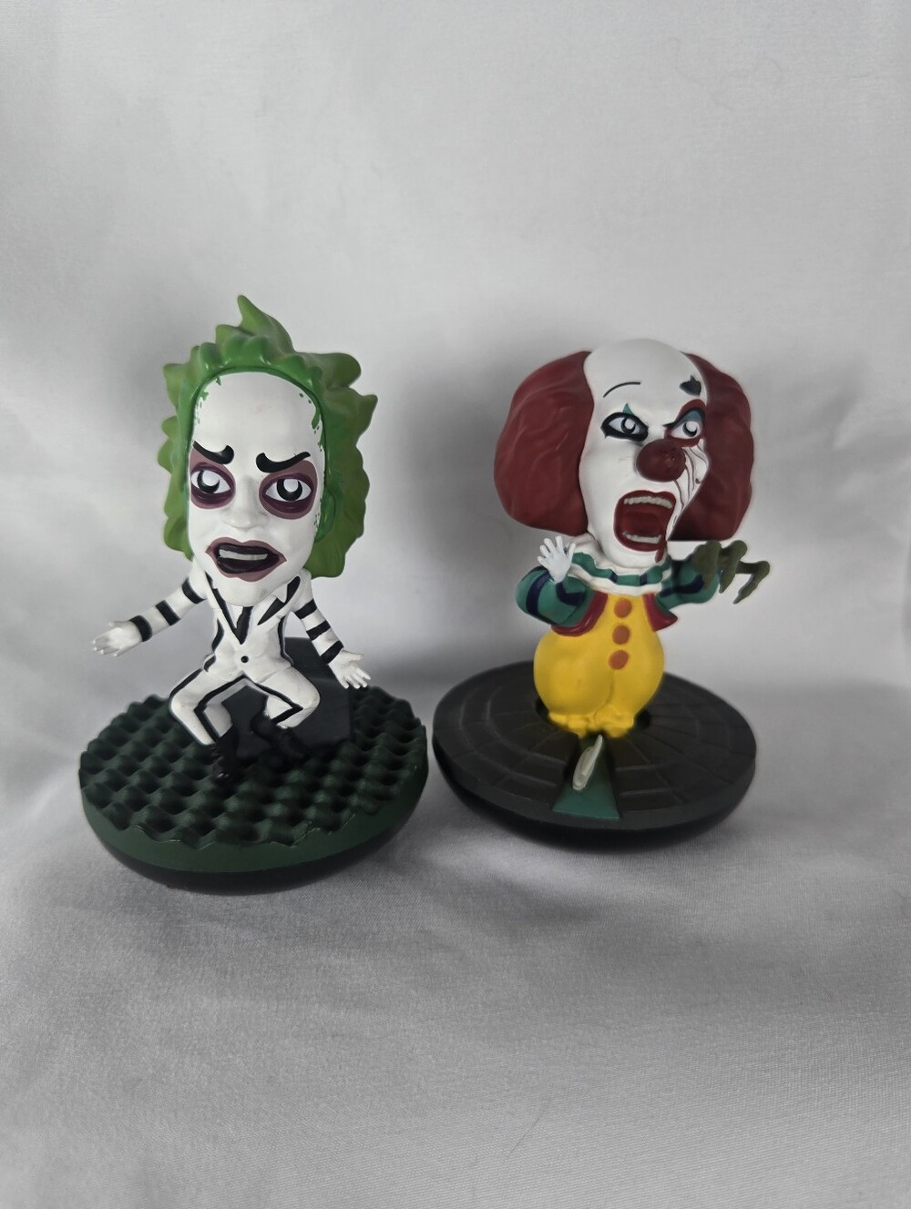 Vintage Horror Figure Set - Beetlejuice & Pennywise the Clown (IT)